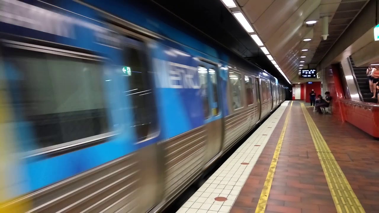 Melbourne Metro Comeng (EDI+Alstom) Departing Melbourne Central P2 ...