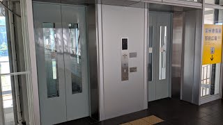 奥津軽いまべつ駅前広場方面の日立製エレベーター　 Hitachi elevators, street level Okutsugaru-Imabetsu station Japan