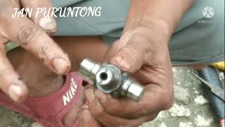 HOW TO REPLACE AND REPACK PROPELLER CROSS JOINT..TOYOTA REVO..