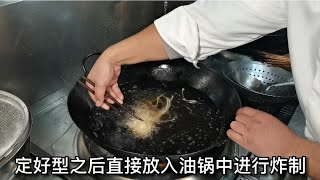 老板娘让厨师出新菜，厨师出了一道菜，但是不知道该卖多少才合适