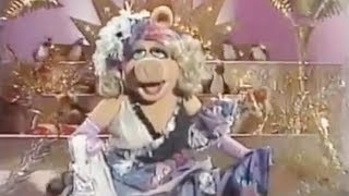 Muppet Songs: Miss Piggy - Heat Wave (Lyrics)