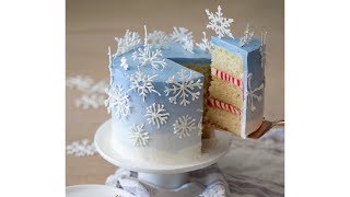 How to Make a Snowflake Cake