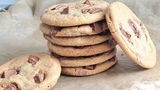 HOW TO BAKE CHOCOLATE CHIP COOKIES