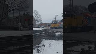 UP 711 Pulls METX F40C 614 into West Chicago