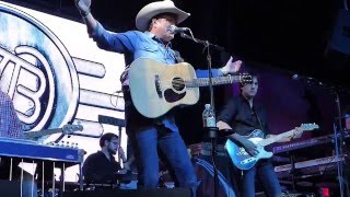 Tracy Byrd - Drinkin' Bone (Houston 12.11.15) HD