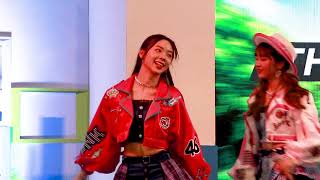 [FANCAM] 25.10.2020 #PunBNK48 - High Tension #Toyotabestdealbestday @ Central Westgate