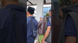 pajada ] pengawalan  di bandara kepulangan bapak pàjada dari tanah suci#shorts#reels#trending#viral