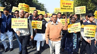 AAP vs Delhi LG: CM Kejriwal leads protest march vs Vinai Saxena, rejects LG's invitation for talks