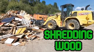 ♻️Recycled wood being shredded by a Doppstadt DW-3060k then loaded onto an artic♻️