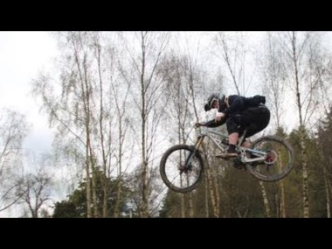 ELLIOTT GLYNN SPEEDS UP PENSHURST BIKEPARK!! - MINI EDIT ELLIOTT GLYNN SPEEDS UP PENSHURST BIKEPARK!! - MINI EDIT