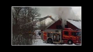 Fristående garage brinner – räddningstjänsten på väg