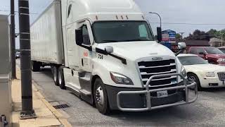 Another trucker honked the horn in another Freightliner Cascadia Semi Truck.