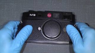 How to take off the top cover on Leica M9