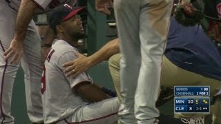 MIN@CLE: Santana stays in after being shaken up