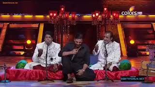 chadta suraj dhire dhire dhalta hai dhal jayega #akshaykumar singing on colours tv