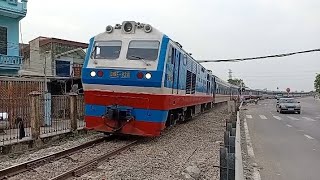 [44] D19E-924 kéo tàu Charter HSE45 có 3 xe ghi chữ DSVN+1 xe của SG (15:40) (23/11/2024)