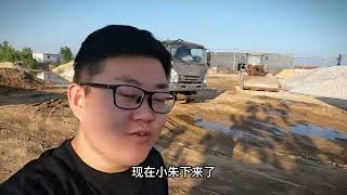 四驱手动挡的五十铃700p房车底盘！推土机一样过泥地！5 2T四驱！