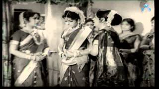 Adambaralu Anubhandalu Movie - Krishna and Sharada Marriage Scene