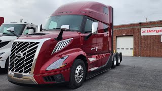 VNL860 Ultimate with a Murphy bed! #volvotrucks #modern #technology #diesel #truckdriver #trucking