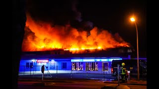 Großbrand in Leegebruch Lagerhalle in Vollbrand