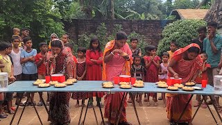 গ্রামের দিদিদের ফুসকা খাওয়ার প্রতিযোগিতা। সবাইকে অবাক করে সবগুলো ফুসকা খেয়ে কে পুরস্কার জিতলো দেখুন?