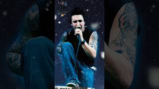 Papa Roach - Harder Than A Coffin Nail. "Video Corto."