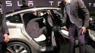 Tesla Model 3 exterior: door handles and doors