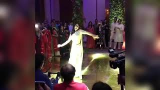 Sara Ali Khan Viral Video | Saat Samundar Baaghi 2 Dance In Saree (April 22, 2018)