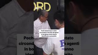 Hong Kong, annoda un filo rosso per ricordare Tienanmen: agenti in borghese lo fermano subito