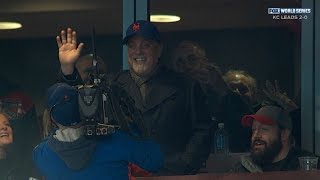 Billy Joel sings 'Piano Man' from stands