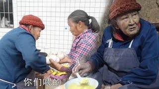 Wangsi mother cooks big goose eggs