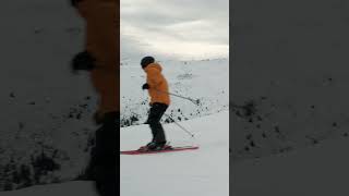 Cross Over Carving Turns on Skis | #shorts