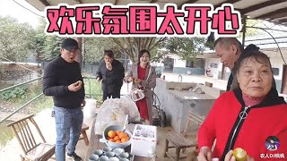 枫枫带家人去螺蛳粉厂家农庄玩，老板娘热情接待，这氛围太开心了【农人DJ枫枫】