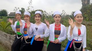 Cô Gái Mường Bi Tân Lạc Nói Tiếng Mường Rất Ngọt Ngào