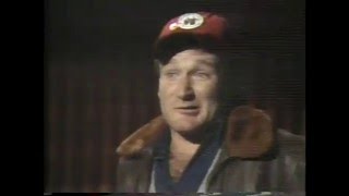Robin Williams - The Scotish Soldier & Elmer Fudd Sings Springsteen & The Paper Boy imasportsphile