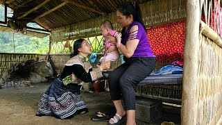 Harvesting cassava leaves to sell, the mother came to pick up the baby and leave Mai