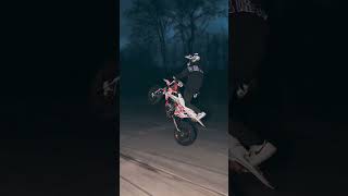 Supermoto in the night 😍 #viral #subscribe#yt #supermoto #fypシ #wheelie #grenzganger #shorts#stunt