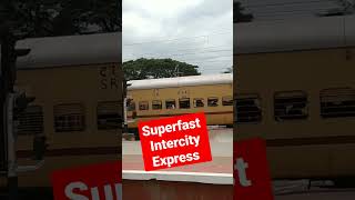 😍 Bangalore Intercity Express entering Coimbatore Railway Station