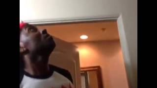 Destorm Vine Everybody sings good in the bathroom! #ButThatNoteTho