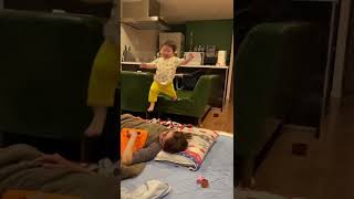 就寝前の母👩VS息子👶笑 #Shorts funny dive💥🤣✨