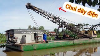 Xáng Cạp Hạ Cần Chui Dây Điện Và Phá Nát Đóng Trà Chỉ Trong 1 Phút