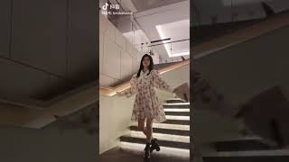 【白鹿】抖音 2020.10.03 #公主禮儀動作獻給王子 沒有王子 獻給你們吧💕