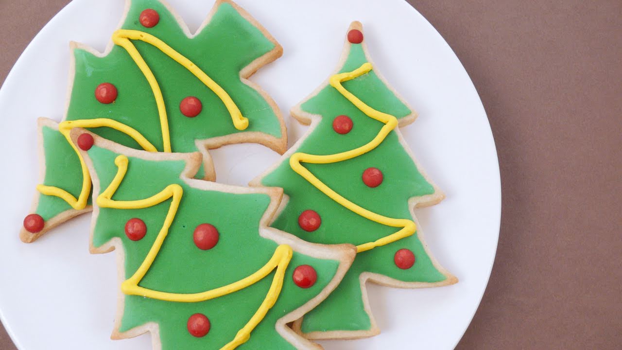 How To Decorate Christmas Sugar Cookies - YouTube