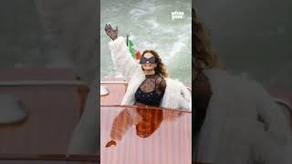 Rita Ora, dopo un salto a Verona, sbarca a Venezia