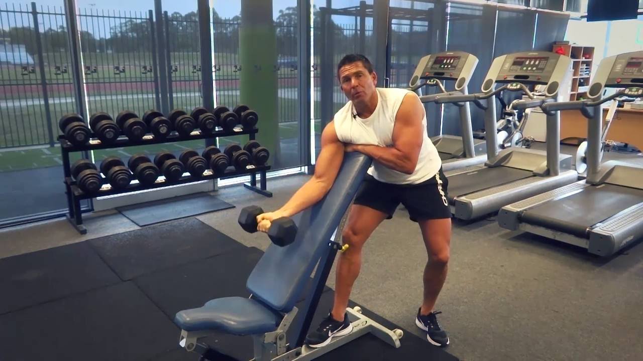 Dumbbell Preacher Curls (Exercises.com.au) - YouTube