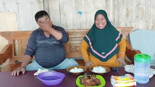 Download Mp3 Masak ikan asap buntut super pedas Makan Berdua Di Emperan
