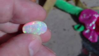 6.15 cts extremely beautiful crystal Wollo gem opal.MOV