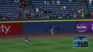 CLE@ATL: Freeman keeps Braves alive with late triple