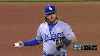 LAD@MIA: Turner makes a solid backhanded stop