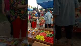 ตลาดนัดห้างฉัตร